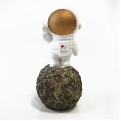 Betta Space Man on the Moon (Astronaut) Aquarium Ornament